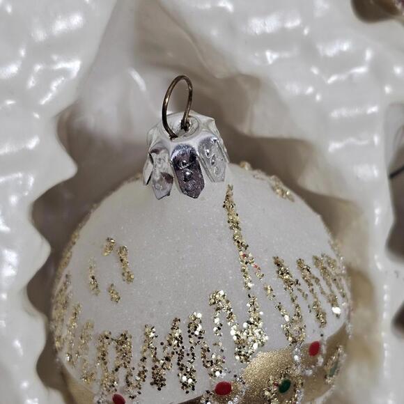 8 Vintage Commodore Hand Decorated In Romania Glass Christmas Ornaments - Picture 7 of 12